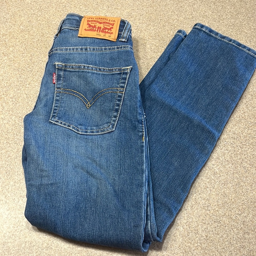 Brand new without tags son ripped tags off before he tried them on 🤦‍♀️